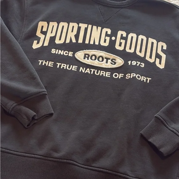 Grey Roots sweater - Picture 2 of 4